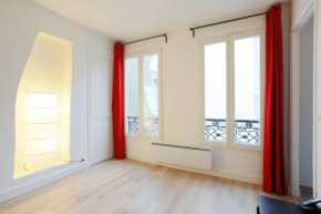 Lovely apartment in Heart of Paris 10 min Walk to Louvre